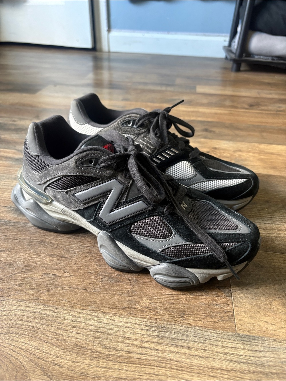 New Balance Men's Black and Gray Running Sneakers